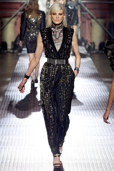 Look 17